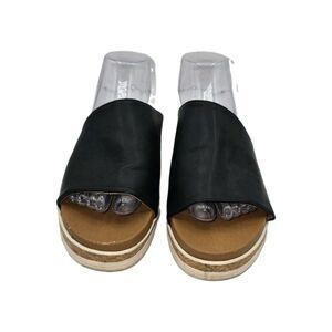 Adrienne Vittadini Sandals Womens 8 Black Faux Leather Provence Platform Slide